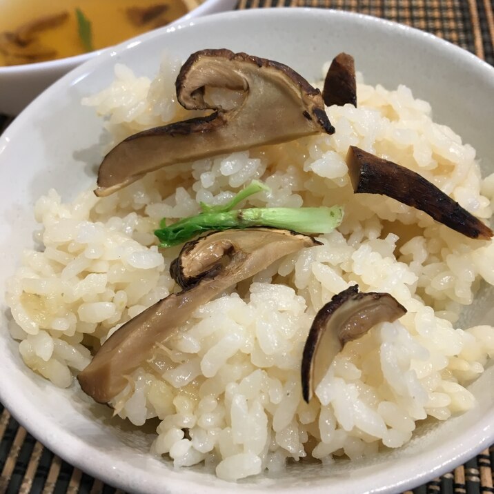 シンプルなまつたけご飯 レシピ 作り方 By Yuaaママ 楽天レシピ シンプルなまつたけご飯 レシピ 作り方 By Yuaaママ 楽天レシピ